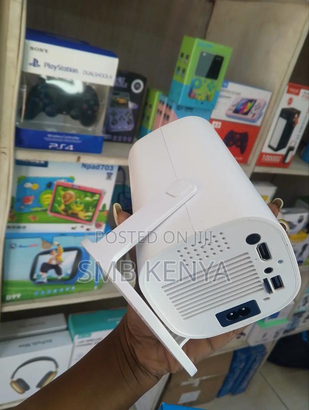  Projector With Retro Gaming Console - thumbnail 2