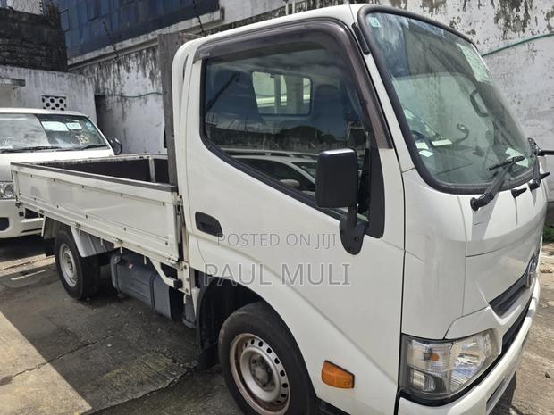 Toyota Dyna 2019 White
