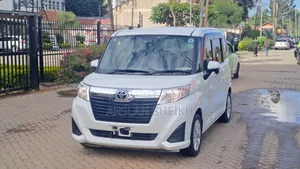 Toyota Roomy 2019 White