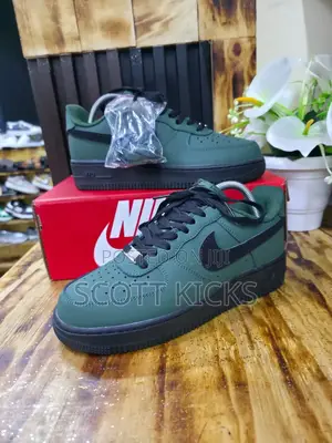 Nike Airforce 1 Green Black