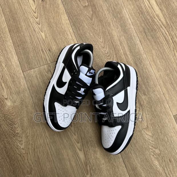 Nike Sb Dunk Low "Panda" - thumbnail 2