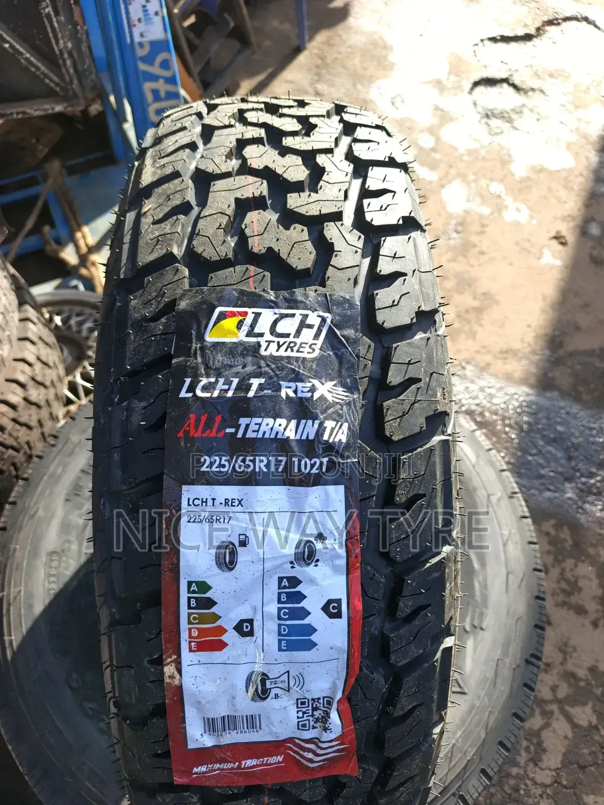 225/65r17 LCH