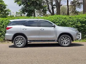 Toyota Fortuner 2.8 D AWD 2017 Silver