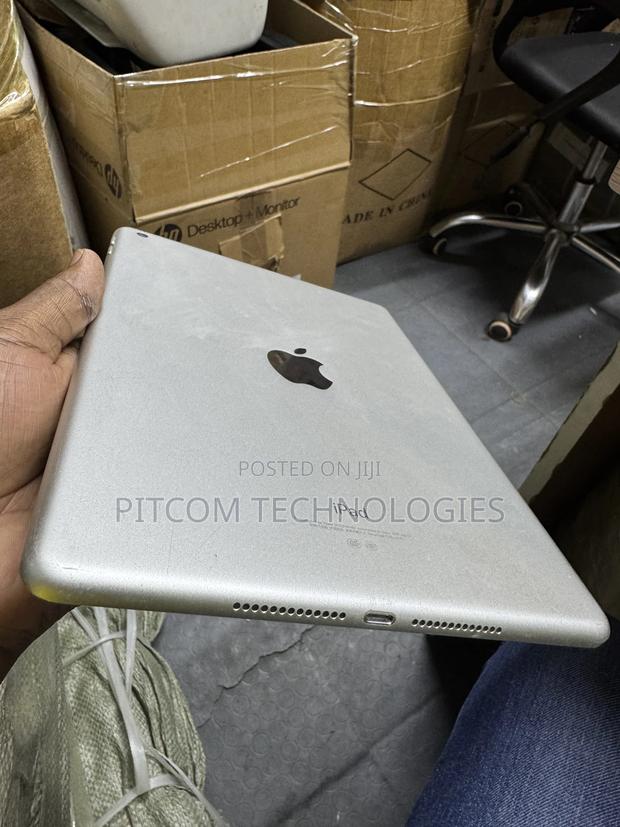 Apple iPad 9.7 32 GB Silver - thumbnail 3