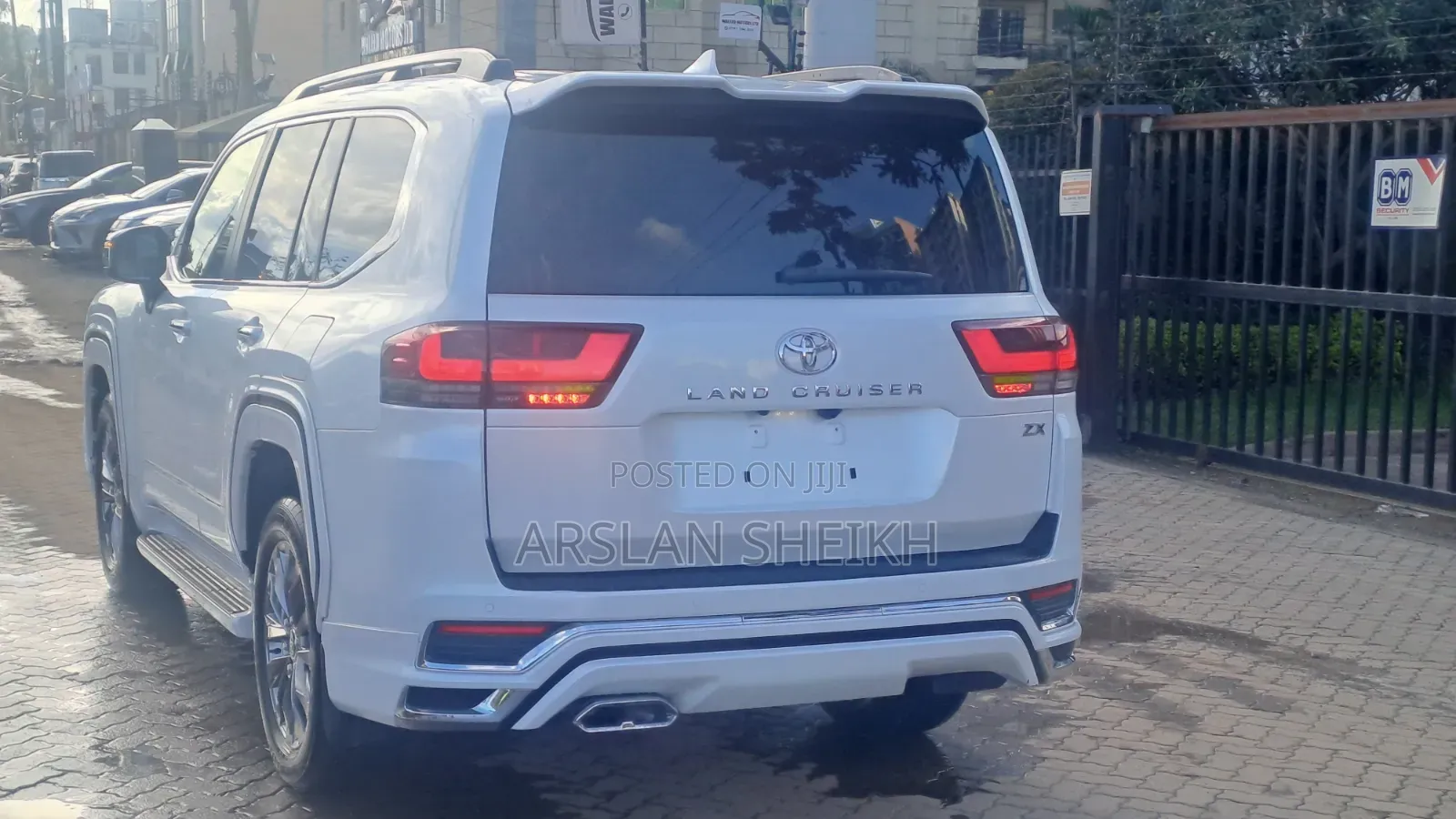 Toyota Land Cruiser LC300 2023 White