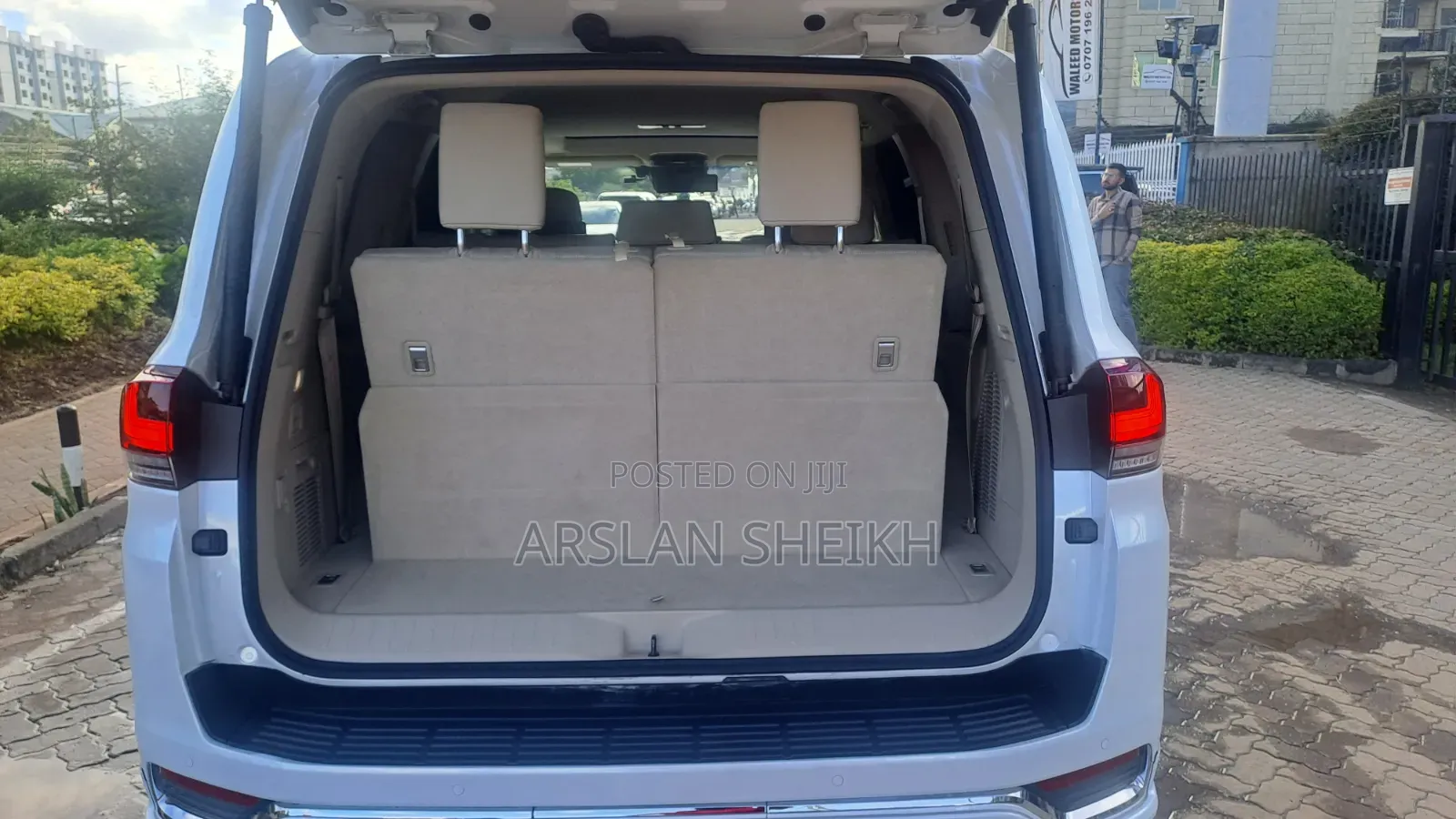 Toyota Land Cruiser LC300 2023 White