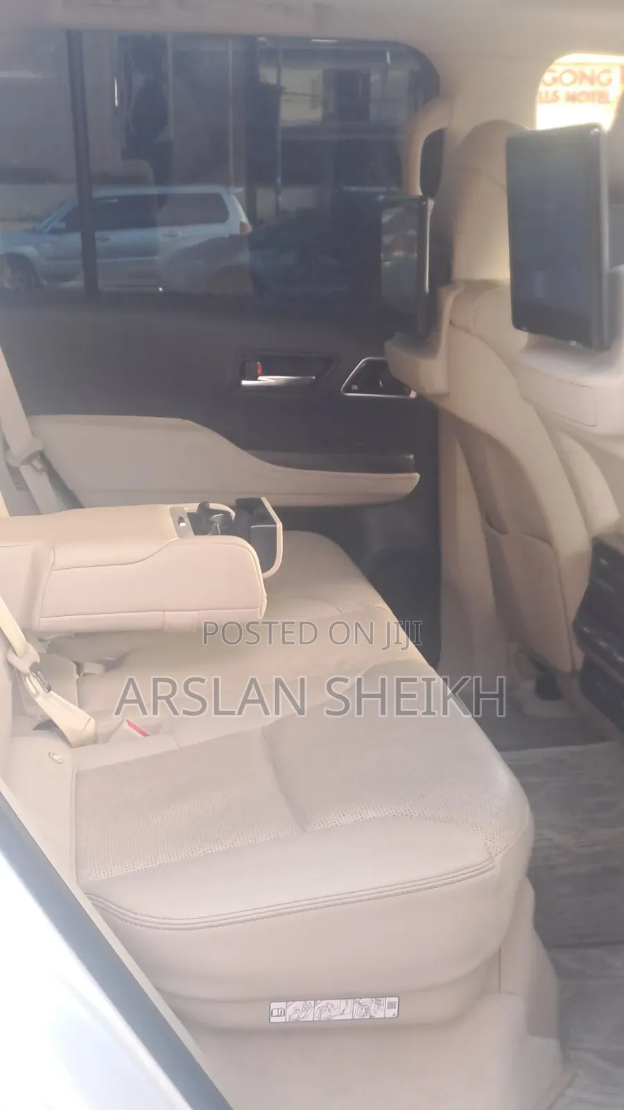 Toyota Land Cruiser LC300 2023 White