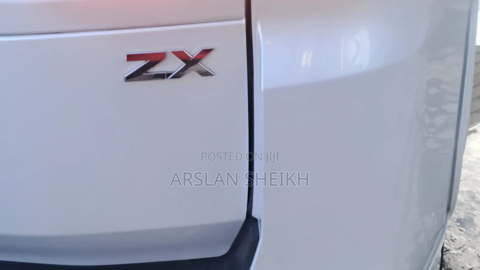 Toyota Land Cruiser LC300 2023 White