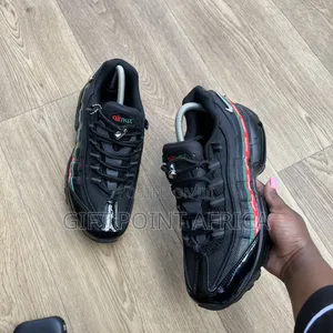Nike Air Max 95 in the 'Black' Undefeated Sneakers