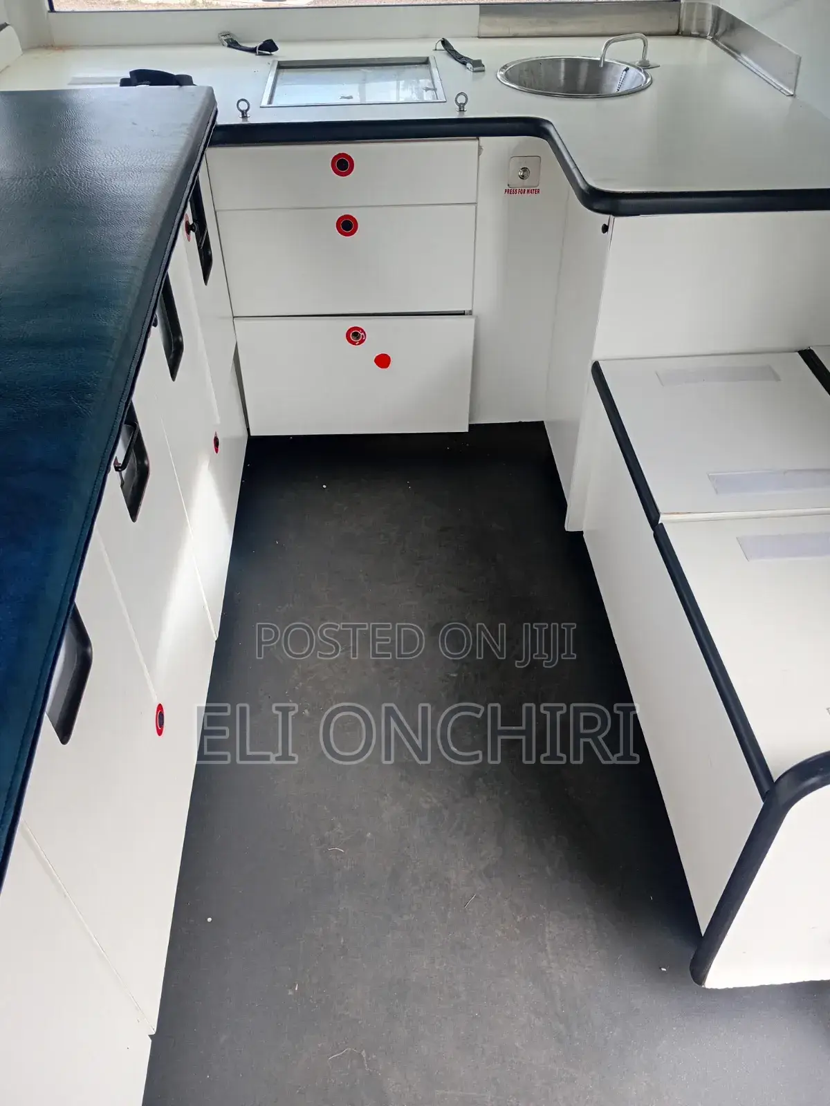 Toyota Quantum 2019 White
