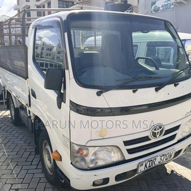 Toyota Dyna - thumbnail 2