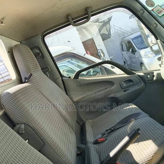 Toyota Dyna - thumbnail 3