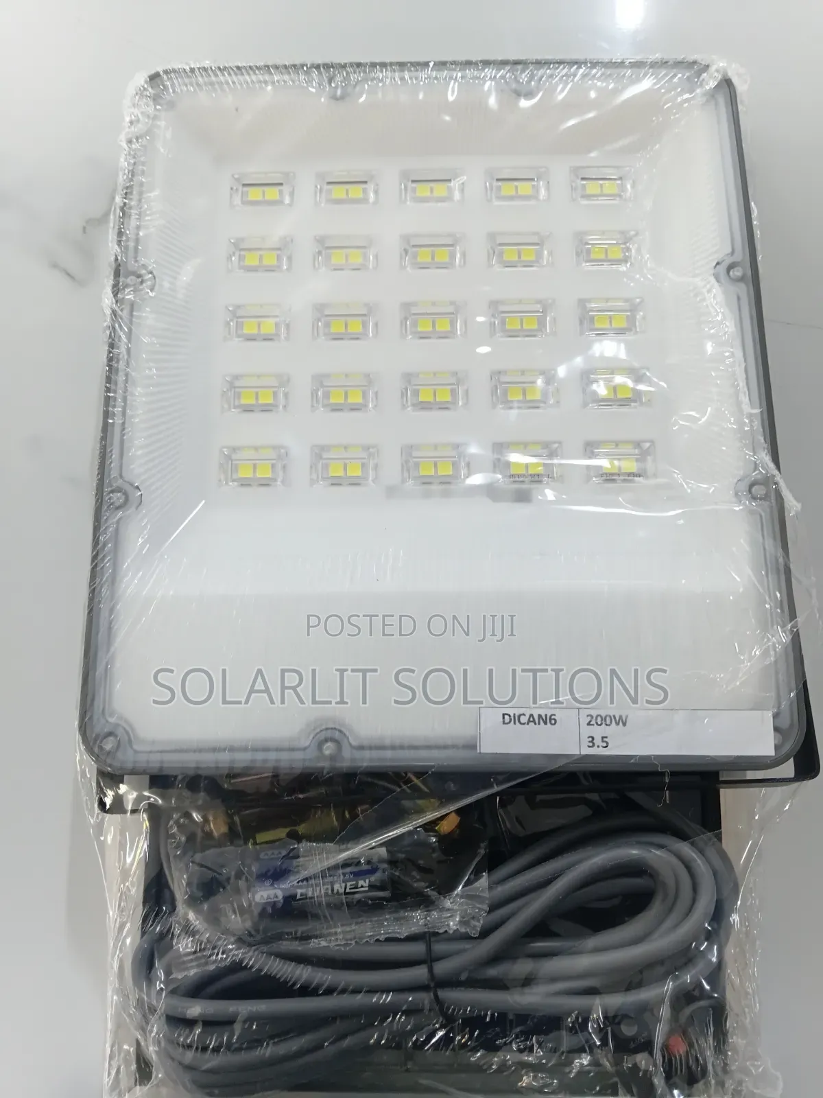 200w Double Sided Charging Solar Floodlight