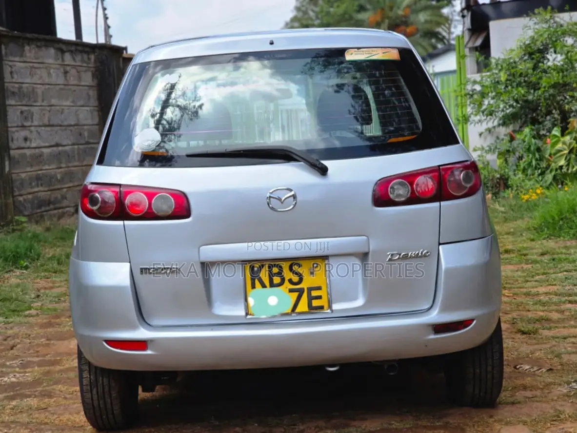 Mazda Demio 2006 Silver