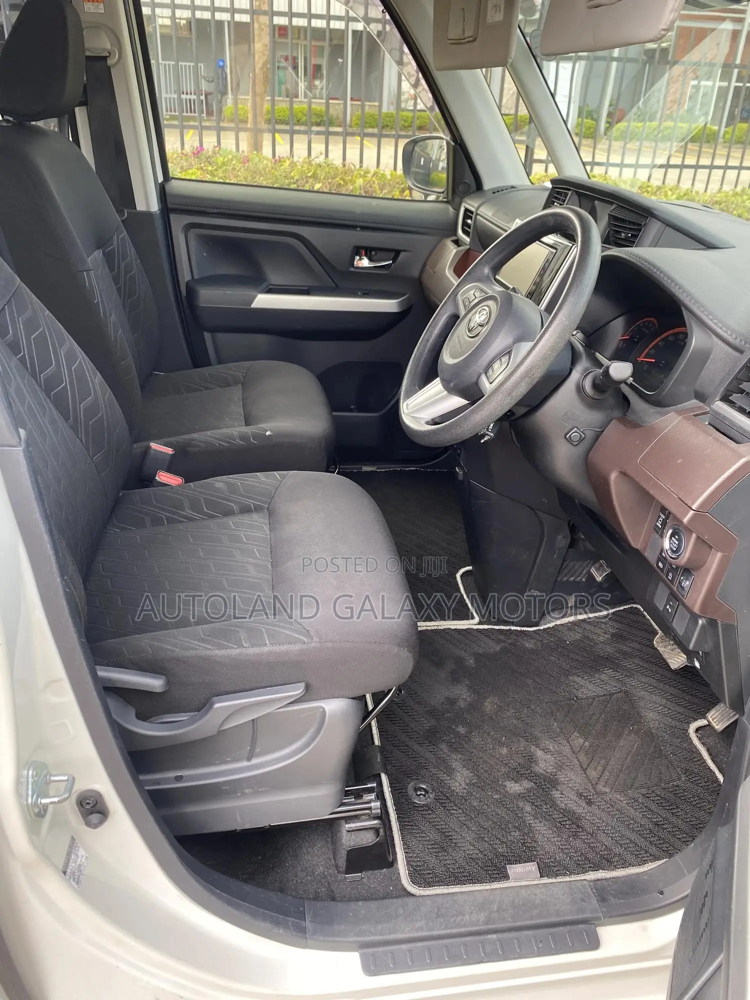 Toyota Roomy 2019 White