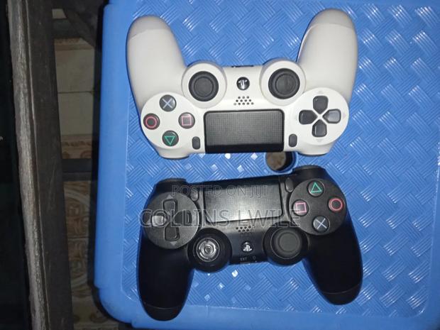 Original Ps4 Controller S - main view