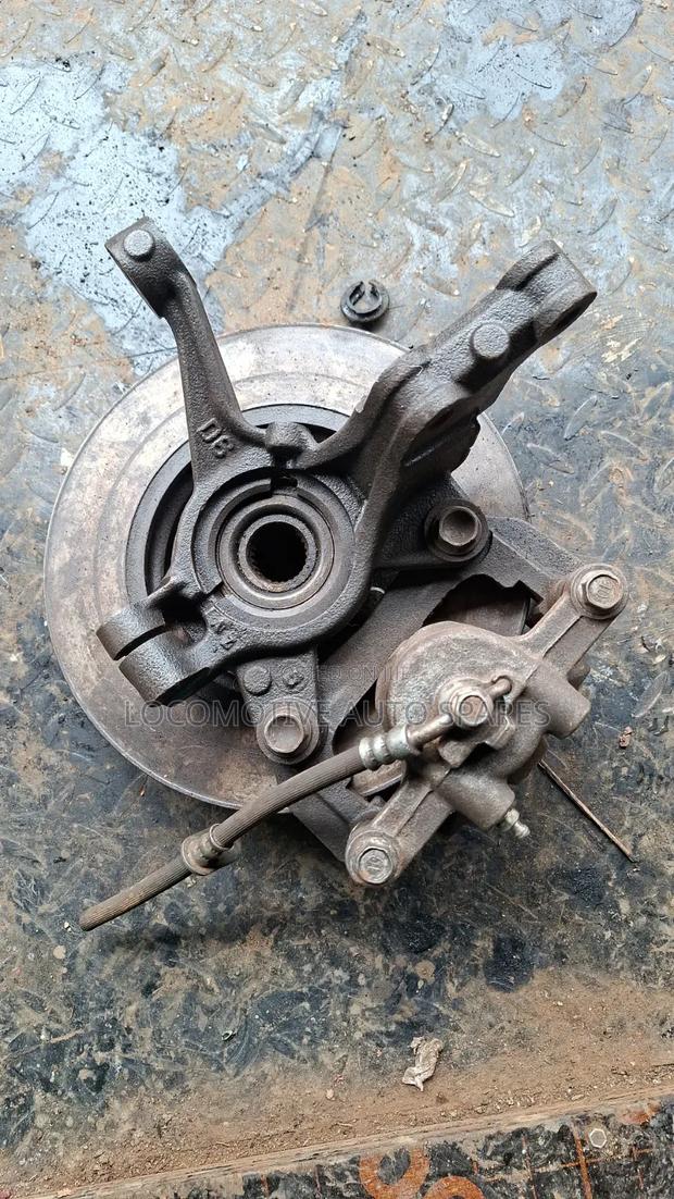 Front Hub Demio 2012