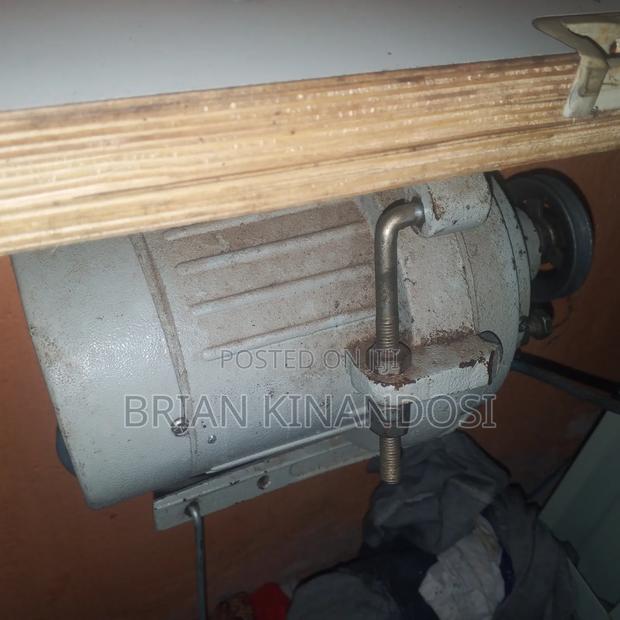Industrial Sewing Machine - thumbnail 2