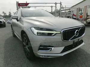 Volvo XC60 T5 Momentum AWD 2019 Beige