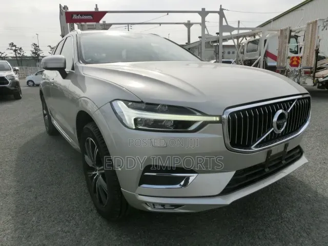Volvo XC60 T5 Momentum AWD 2019 Beige