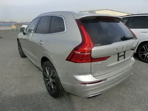Volvo XC60 T5 Momentum AWD 2019 Beige