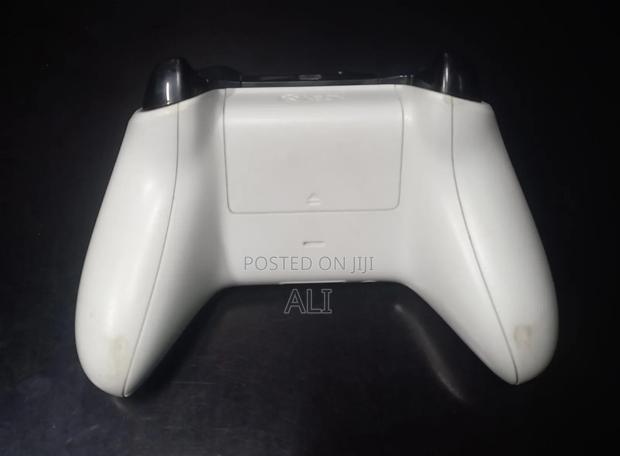 Xbox One Controller/Pad - thumbnail 2