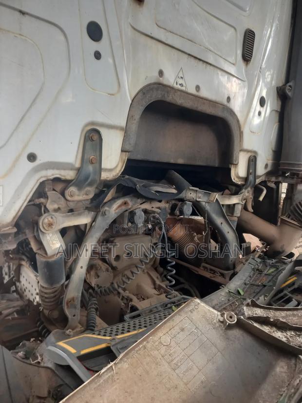 Actros 2543 Mp4 Accident but Engine N Gear Box and Diffs Ok - thumbnail 6