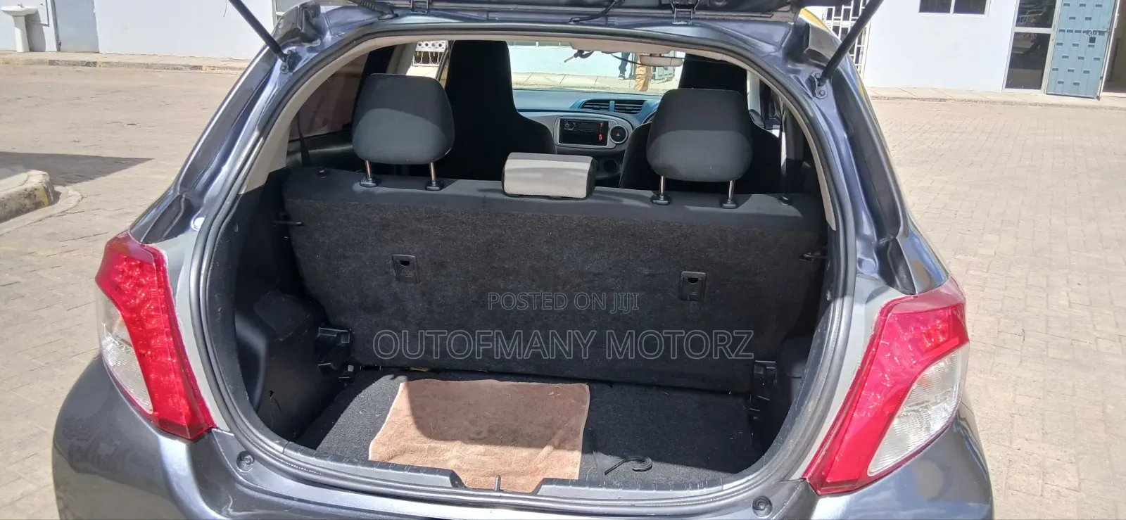 Toyota Vitz 2013 Gray