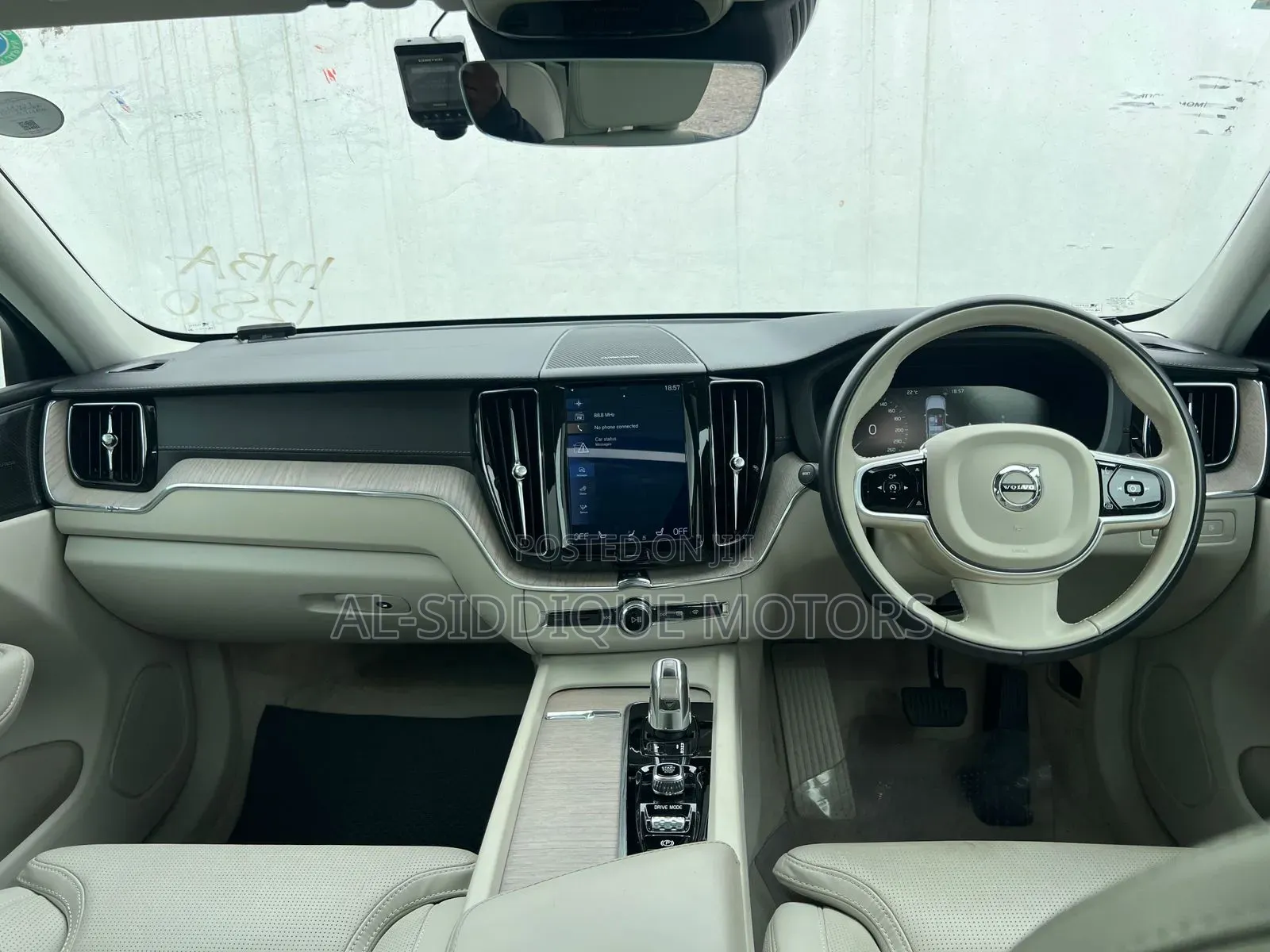 Volvo XC60 2019 Gray