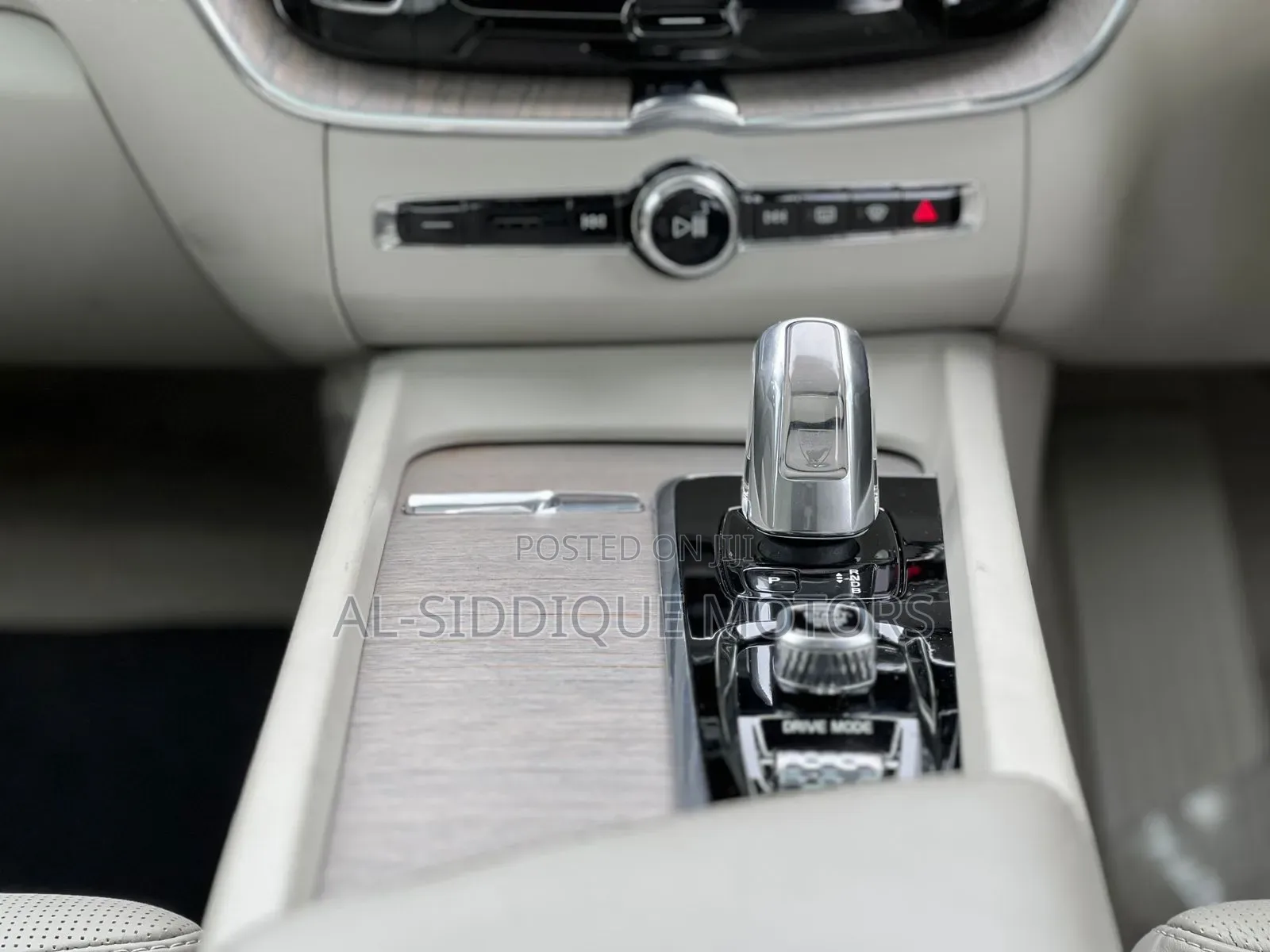 Volvo XC60 2019 Gray