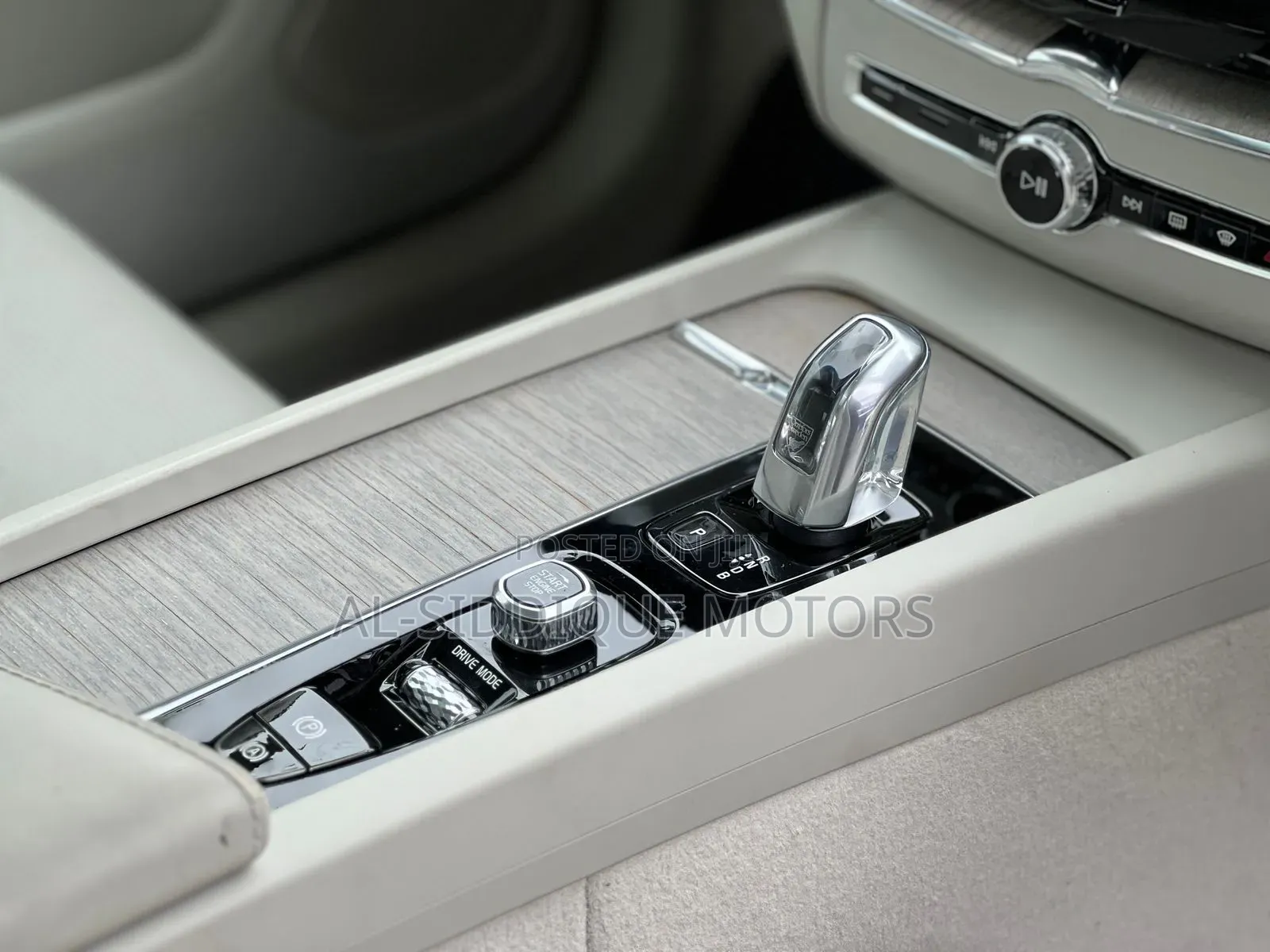 Volvo XC60 2019 Gray