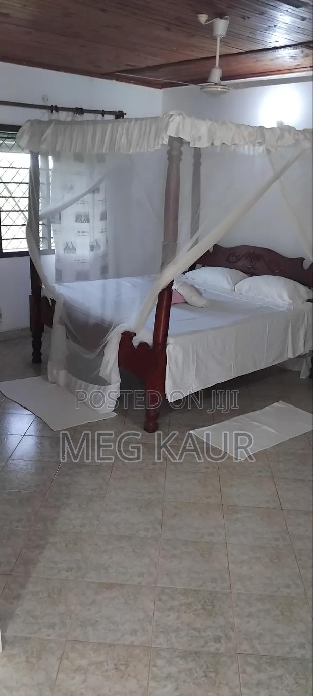 Fully Furnished 4bedroom With Swimming Pool to Let Casaurina .Malindi - thumbnail 10