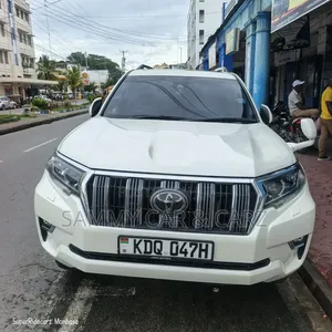Toyota Land Cruiser Prado 2016 White