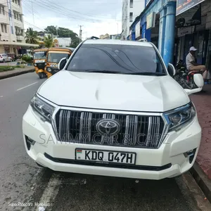 Toyota Land Cruiser Prado 2016 White