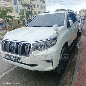 Toyota Land Cruiser Prado 2016 White