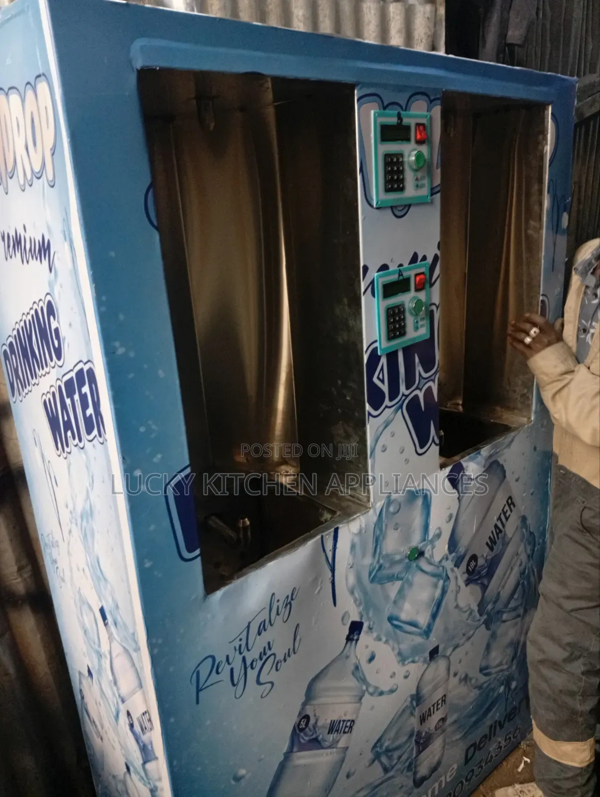 Stainless Steel Water Riffilling Station Machine.