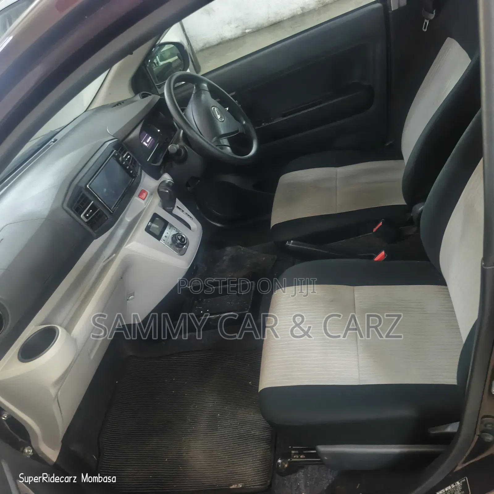 Daihatsu Mira 2020 Maroon