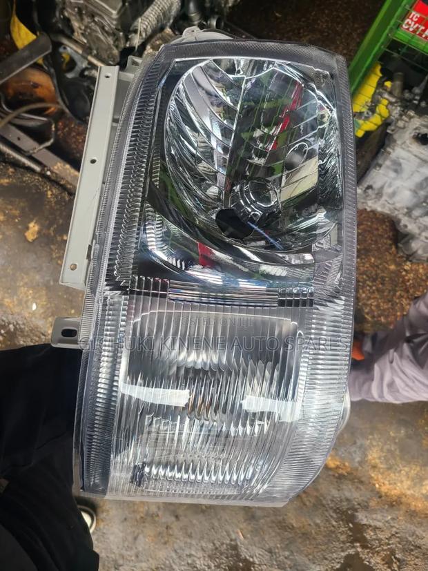 7l Headlight 2008 - main view