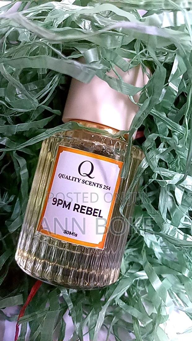 It Combines Fruity, Woody Sweet Scent A Unisex Fragrance 30ml