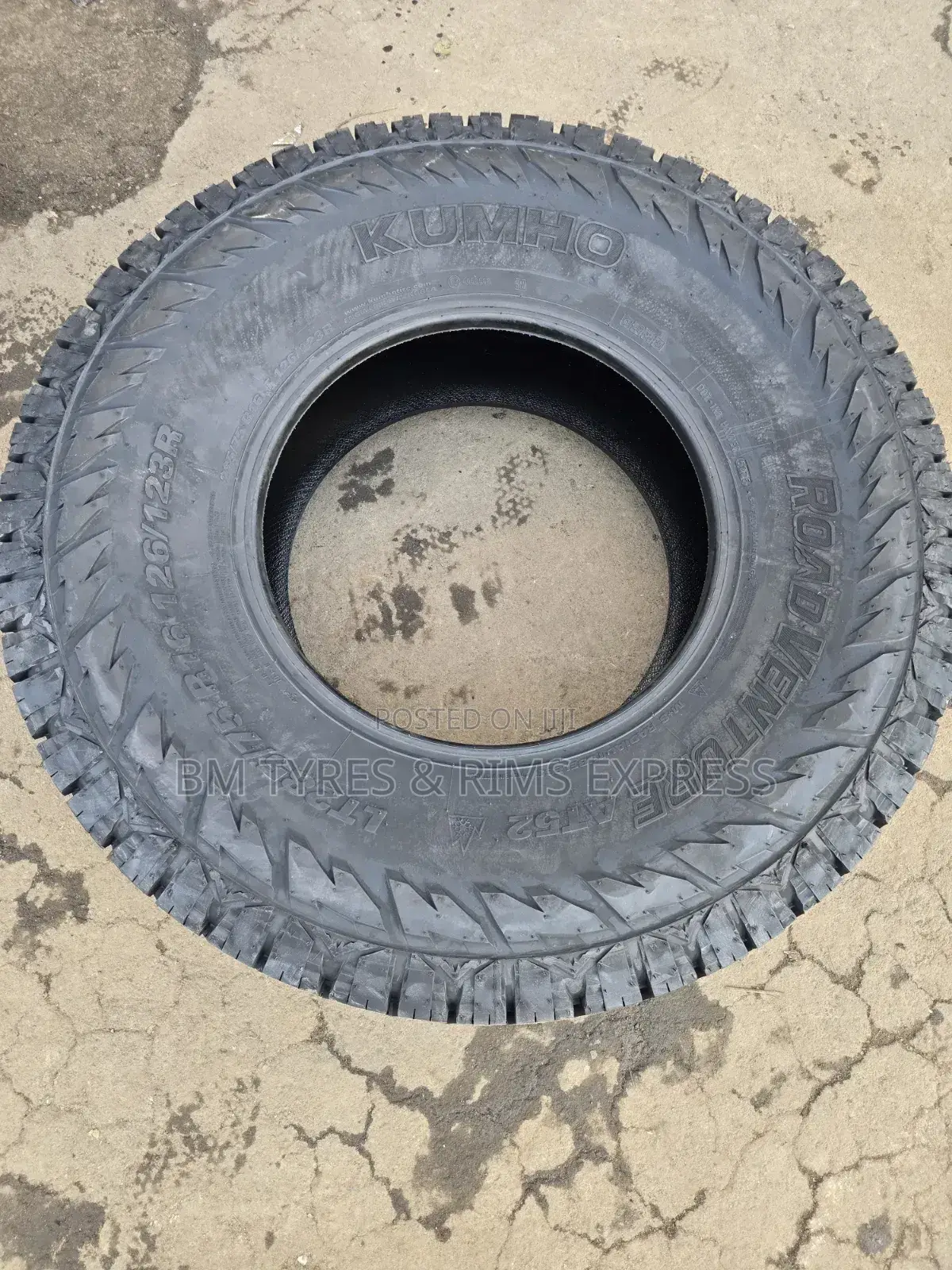 Lt285 /75 R16 Khumo Tyres (All Terrein) Korea.