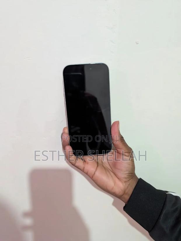 Apple iPhone 15 128 GB Gray - thumbnail 4