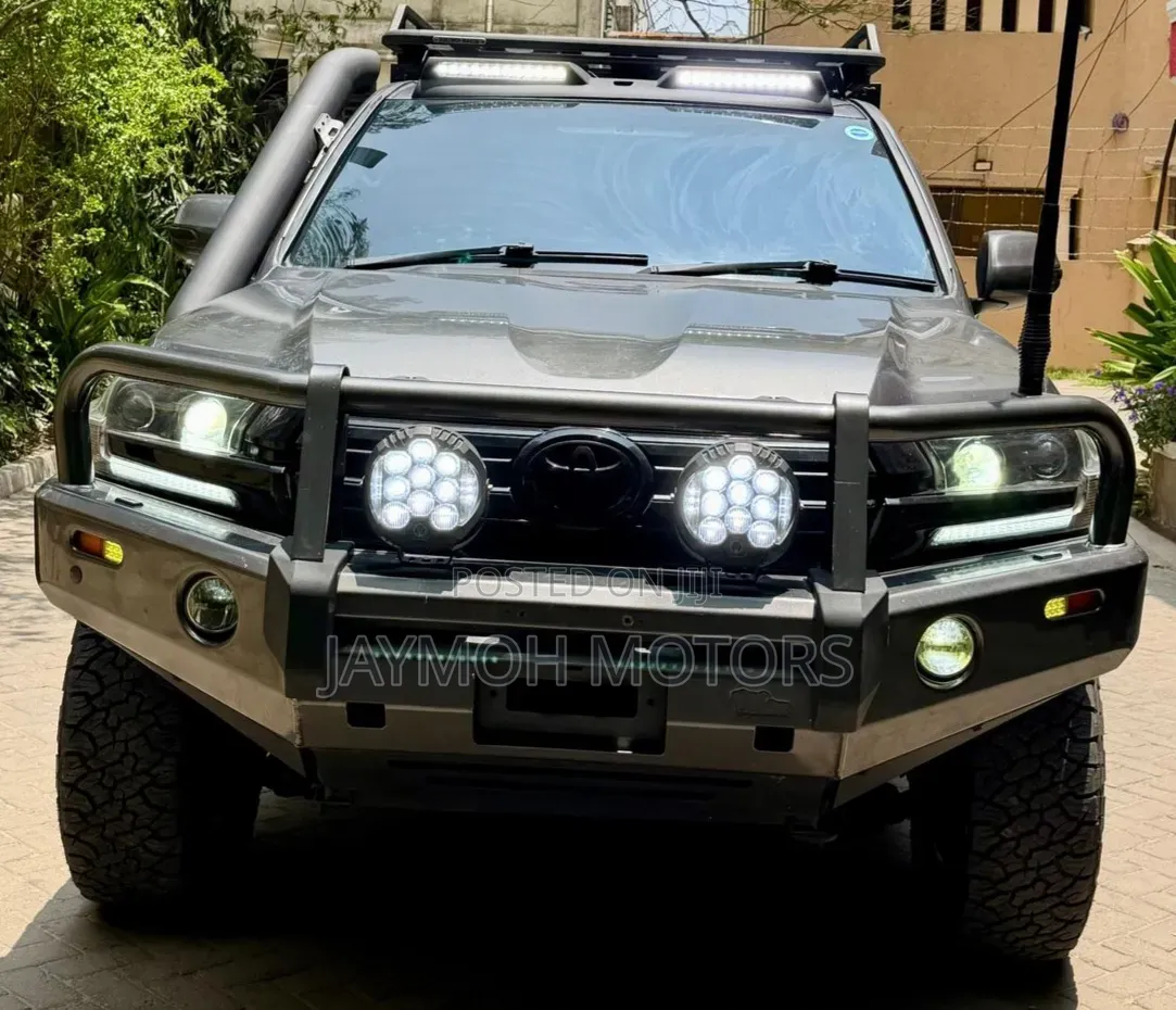 Toyota Land Cruiser 2018 Gray