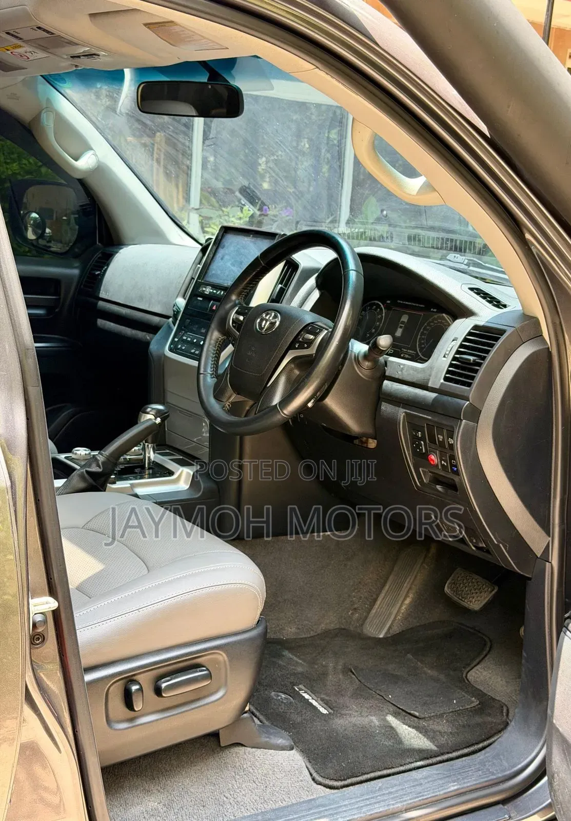 Toyota Land Cruiser 2018 Gray