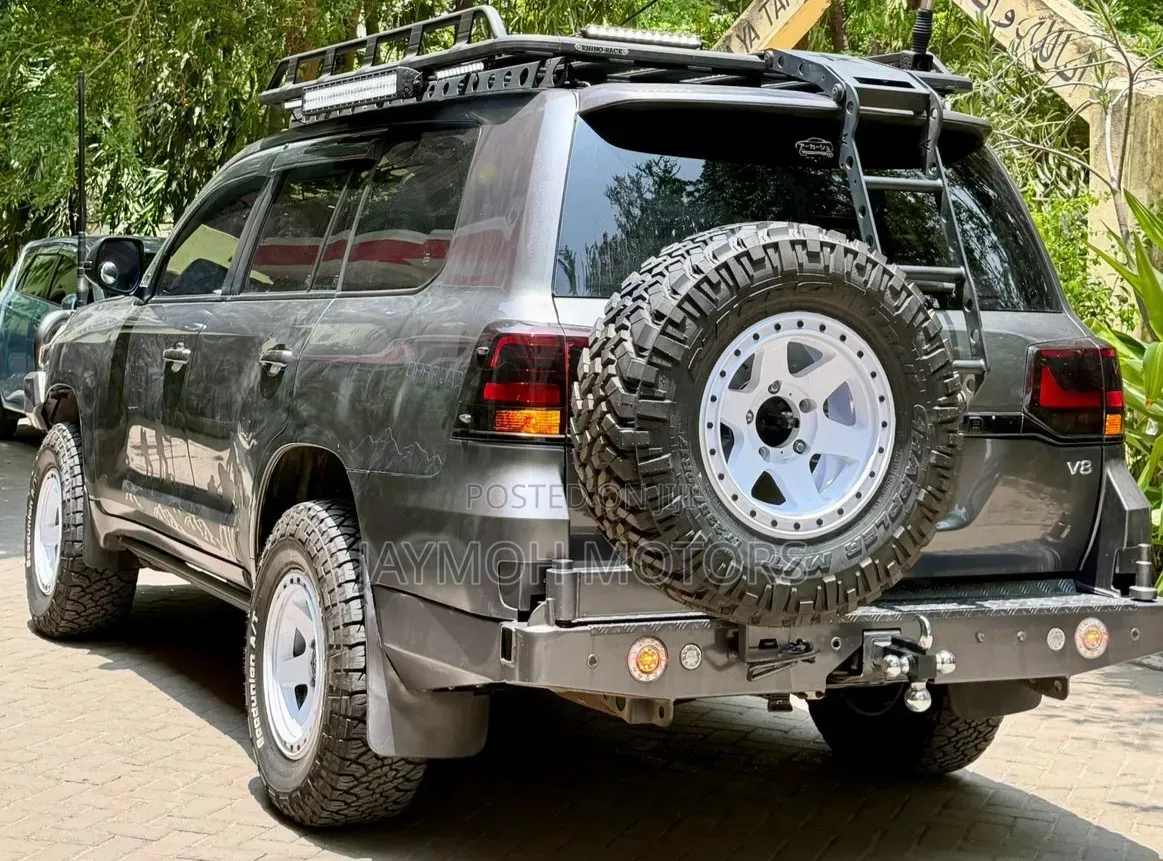 Toyota Land Cruiser 2018 Gray