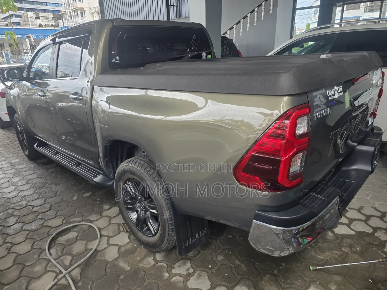 Toyota Hilux 2021 Brown