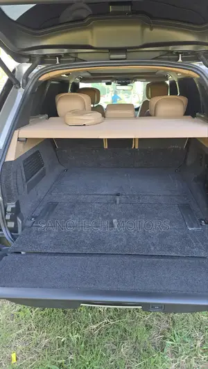 Land Rover Range Rover 2025 Gold