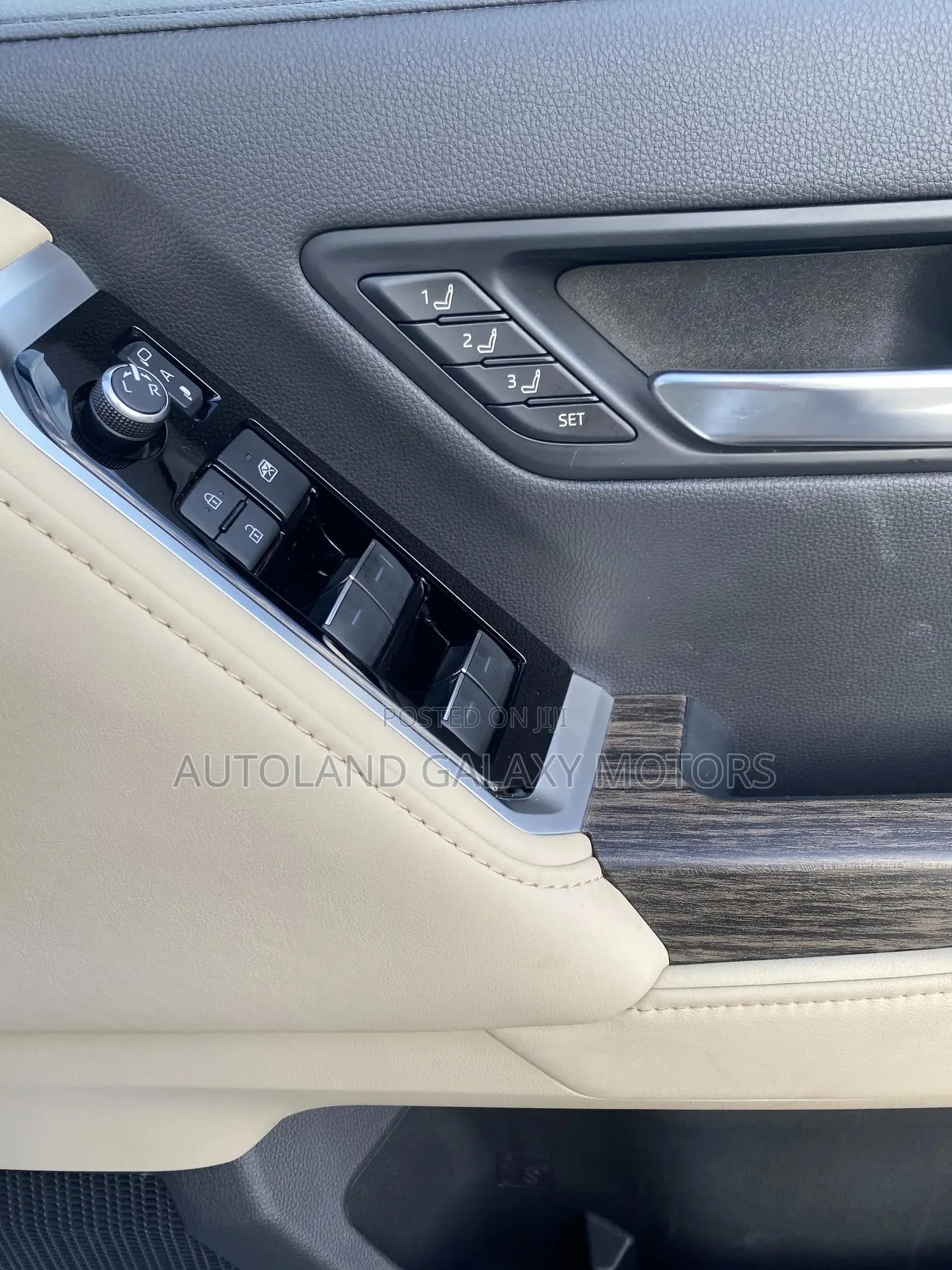 Toyota Land Cruiser LC300 2023 White