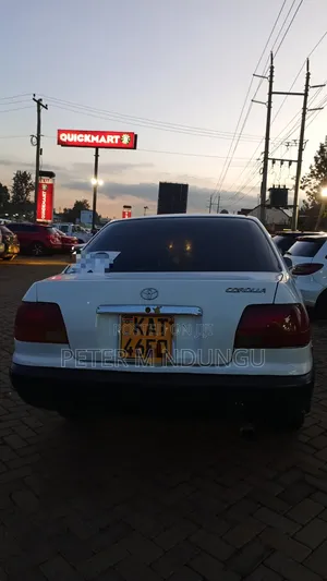 Toyota Corolla 1995 White