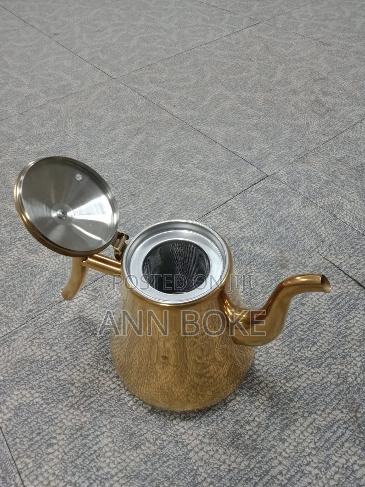2 LTRS Stainless Steel Kettle 
(Gold)