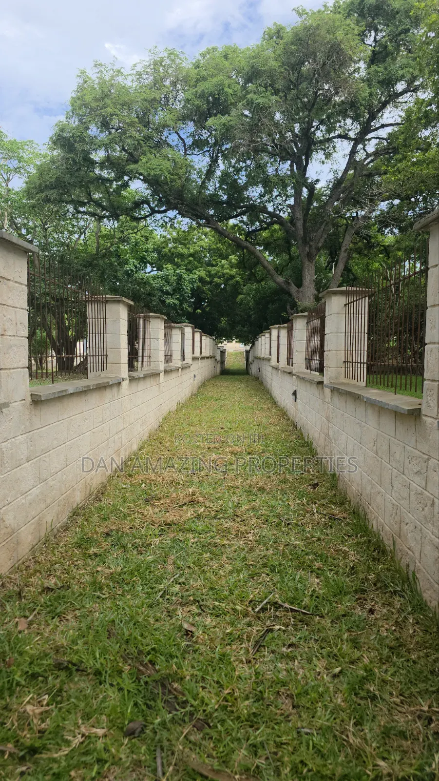 1/4 Acre Beachfront Plots Diani in a Gated Communiry for Sale